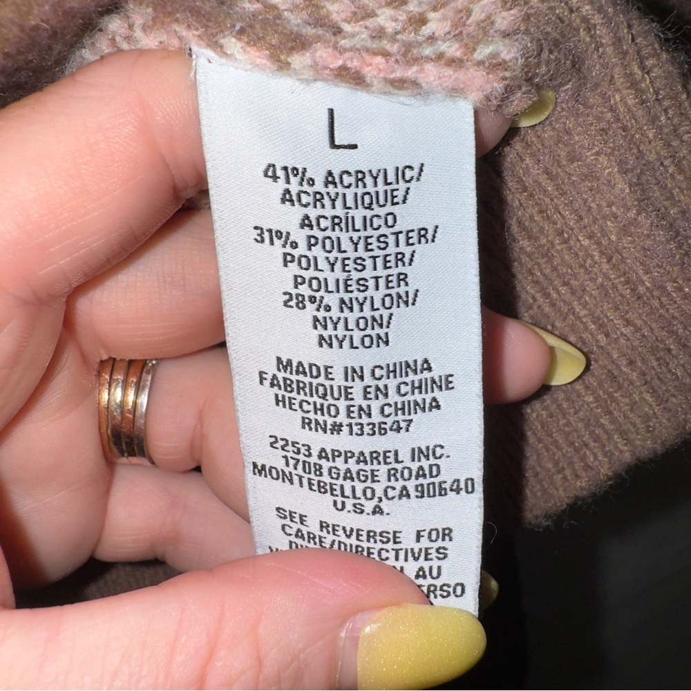 Celebrity Pink Women's Brown Star Print Button Front Cardigan Sweater size large - Picture 7 of 8